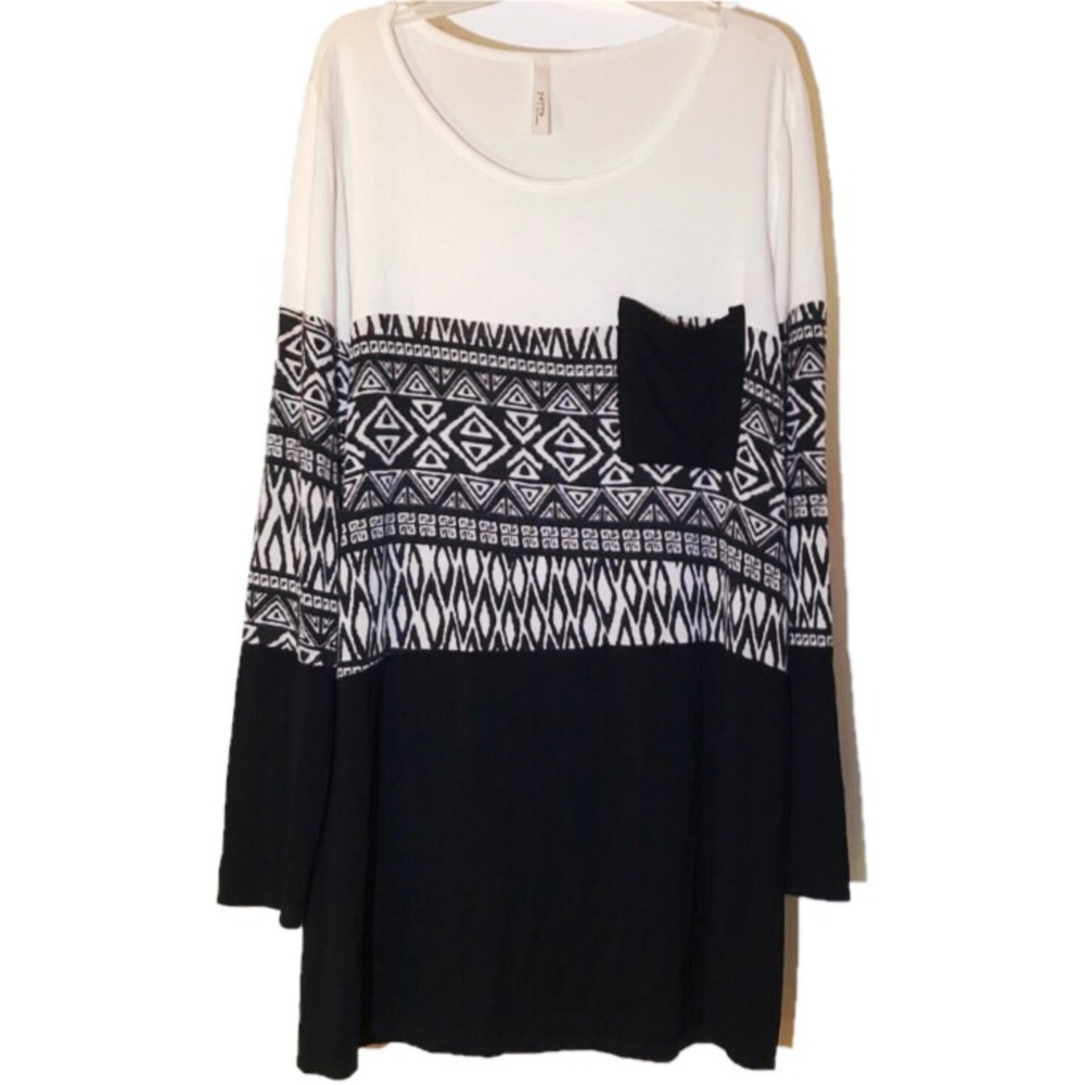 3 for $15 Yetts LA B&W Boho Long Sleeved Tunic